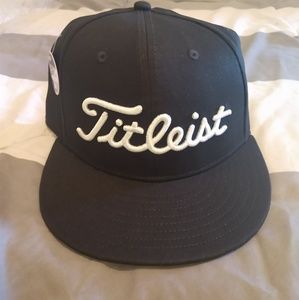 NWT Titleist Flat Bill Hat. SM/MD. Black.